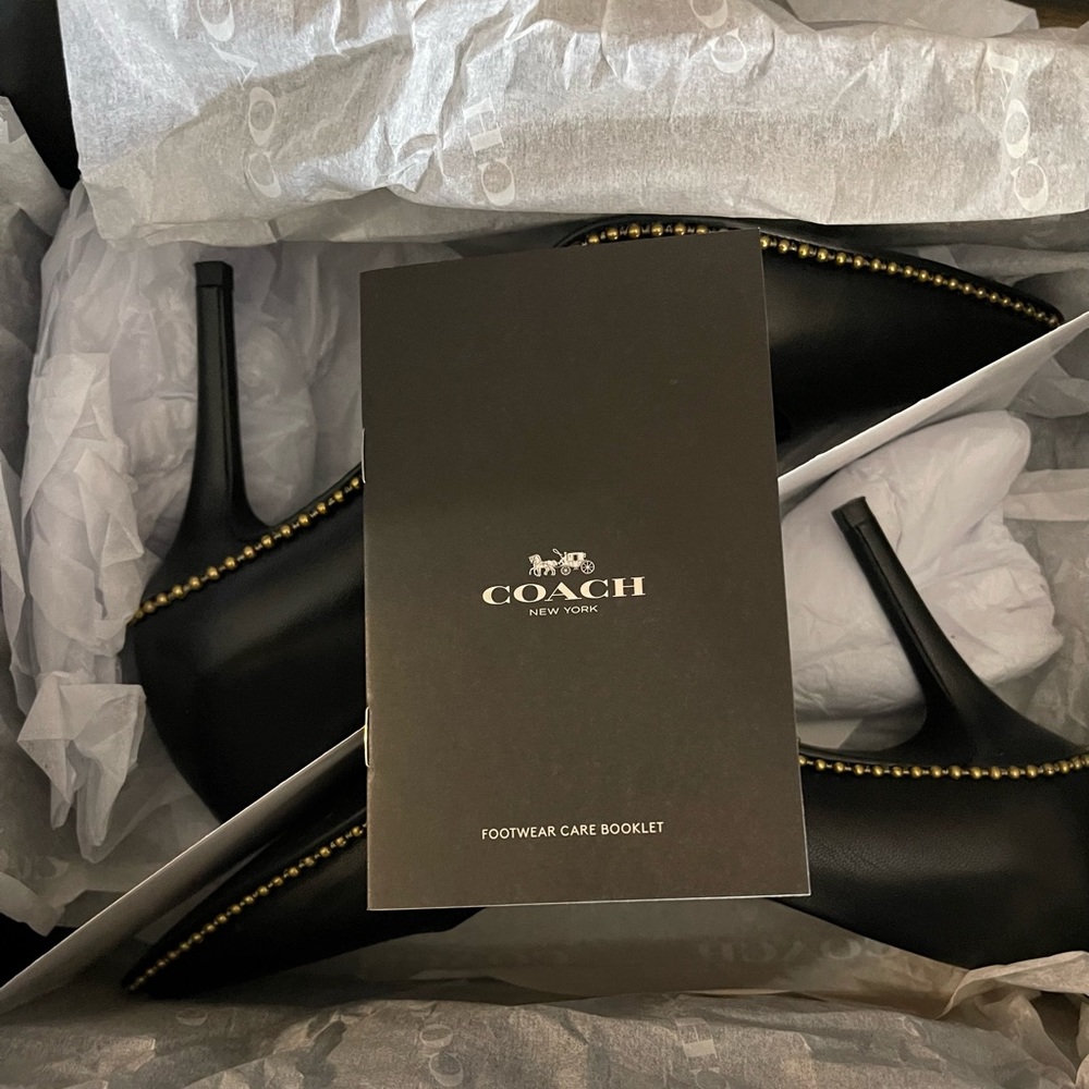 Coach Black Waverly Leather Pump size 6.5